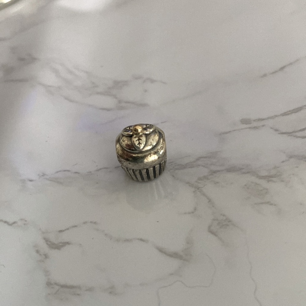 Pandora cupcake charm